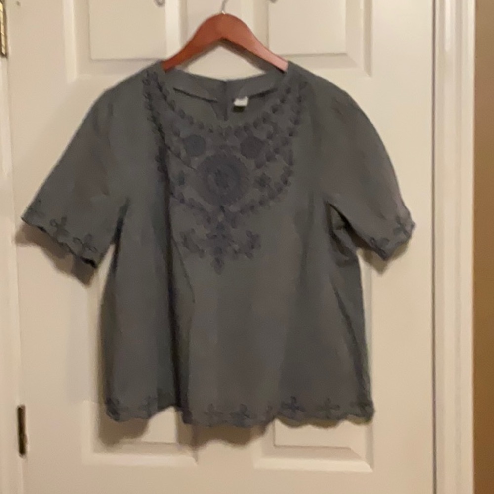 Old Navy Women’s Blue Embroidery Flutter Sleeves Top Size Large